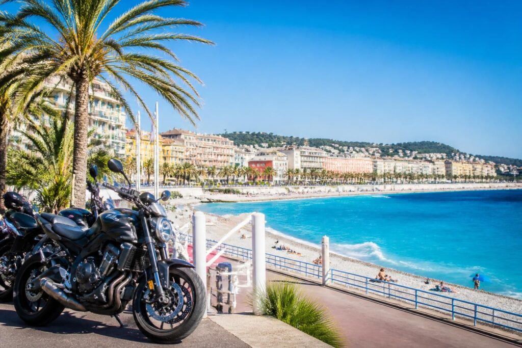 Location moto à Nice : quelles options pour profiter de la Côte d’Azur autrement ?